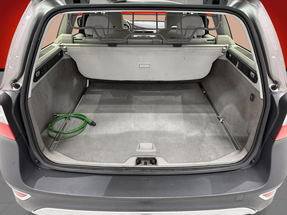 VOLVO XC70 2011