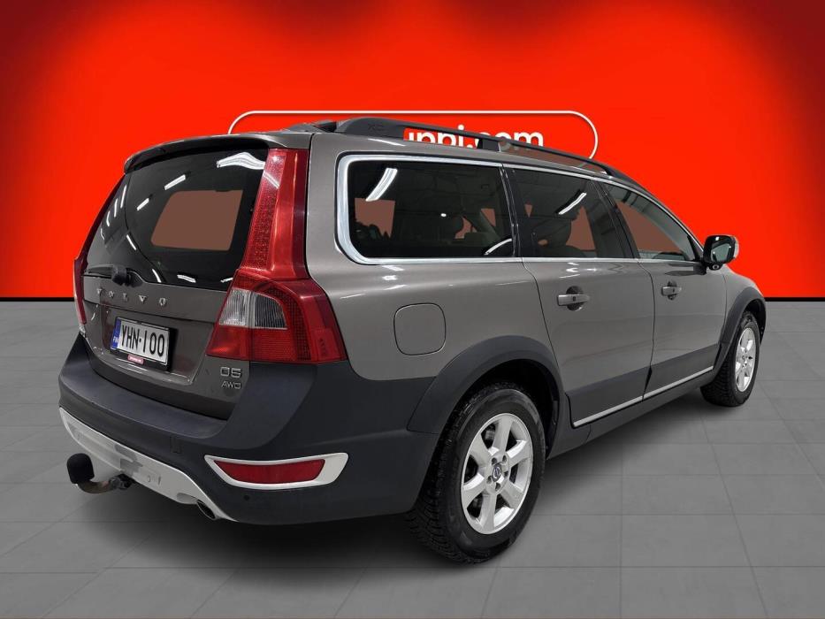 VOLVO XC70 2011