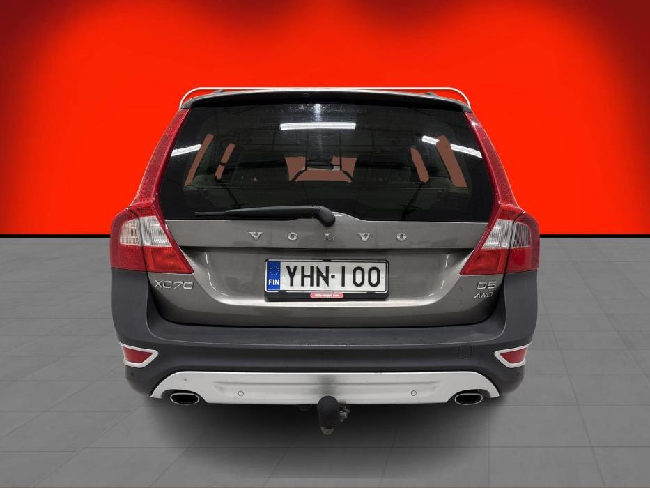 VOLVO XC70 2011