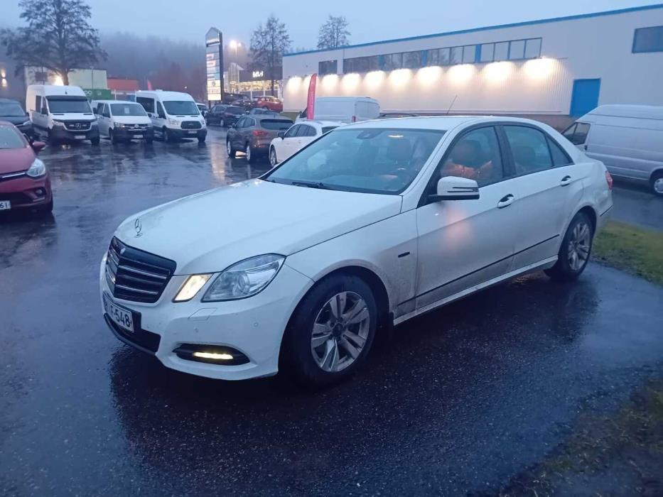 MERCEDES-BENZ E 2012
