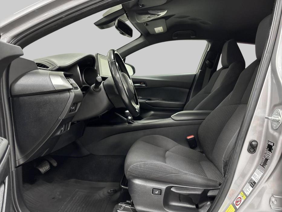 TOYOTA C-HR 2017