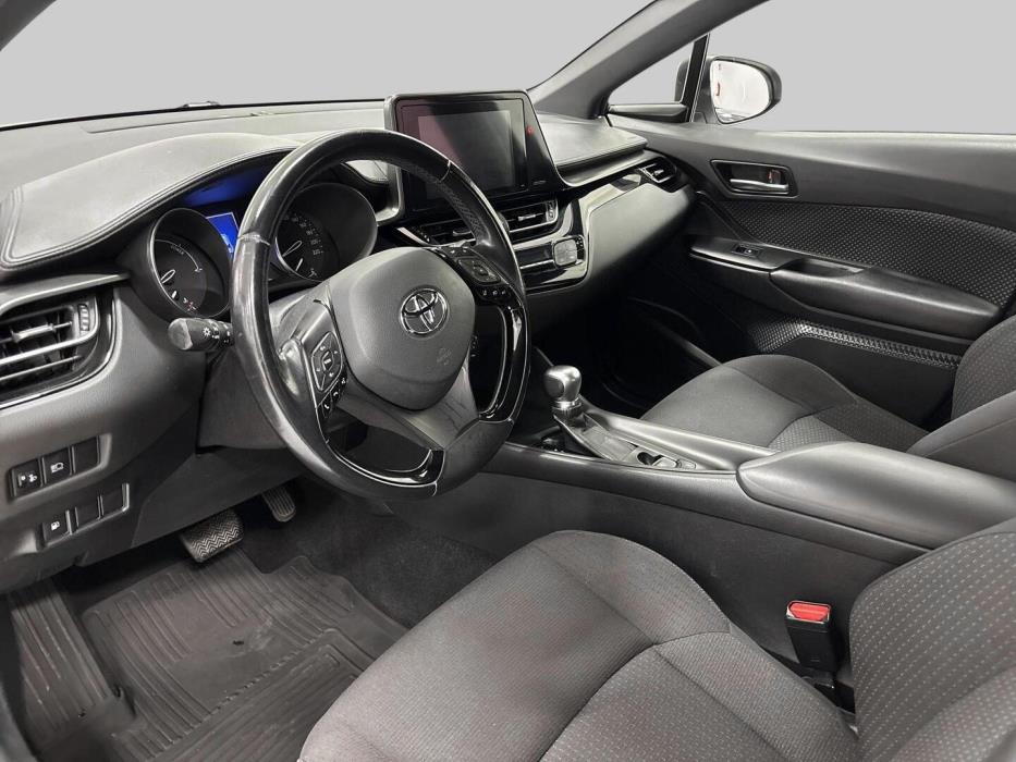 TOYOTA C-HR 2017