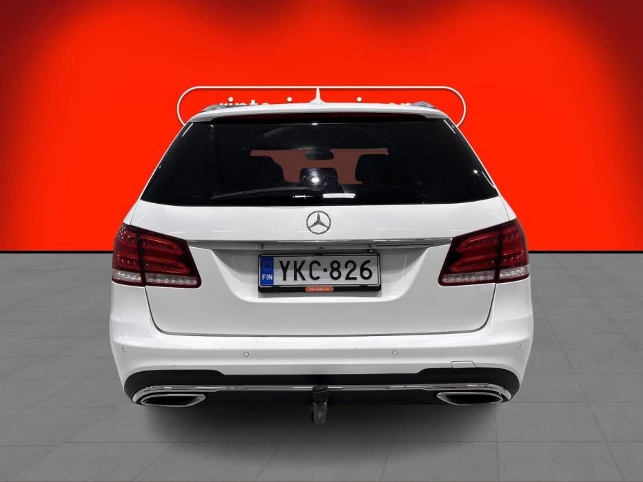 MERCEDES-BENZ E 2015