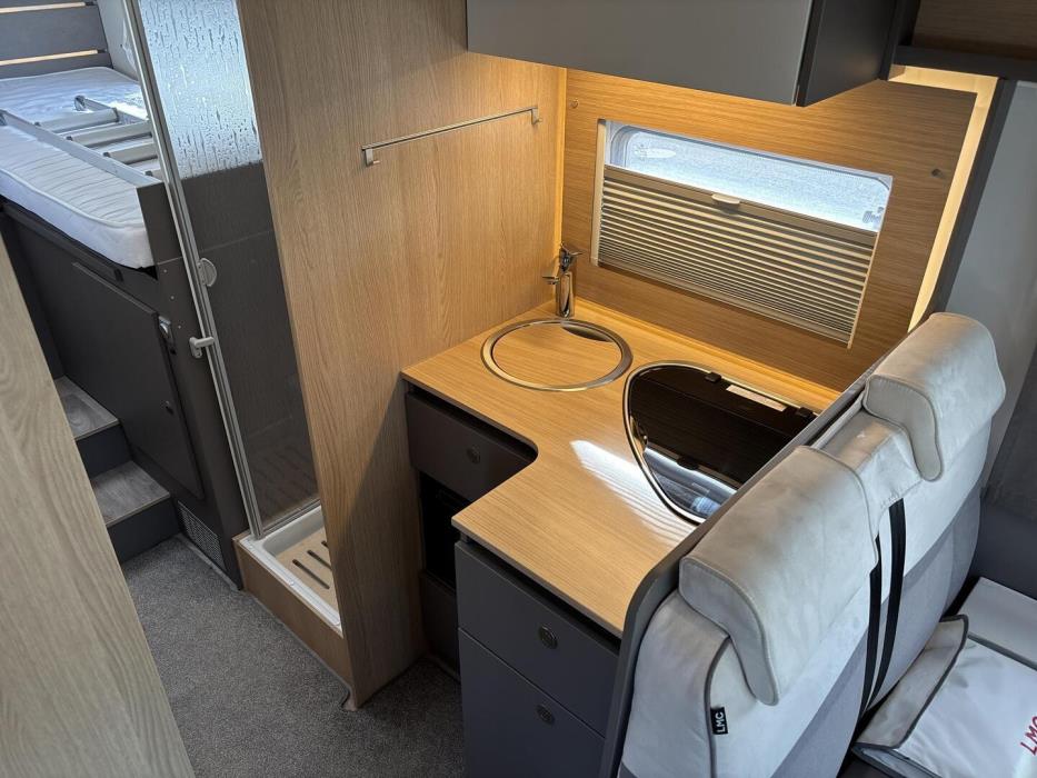 LMC Tourer Lift 730 G 2022