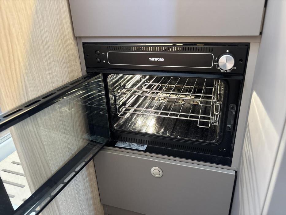 LMC Tourer Lift 730 G 2022