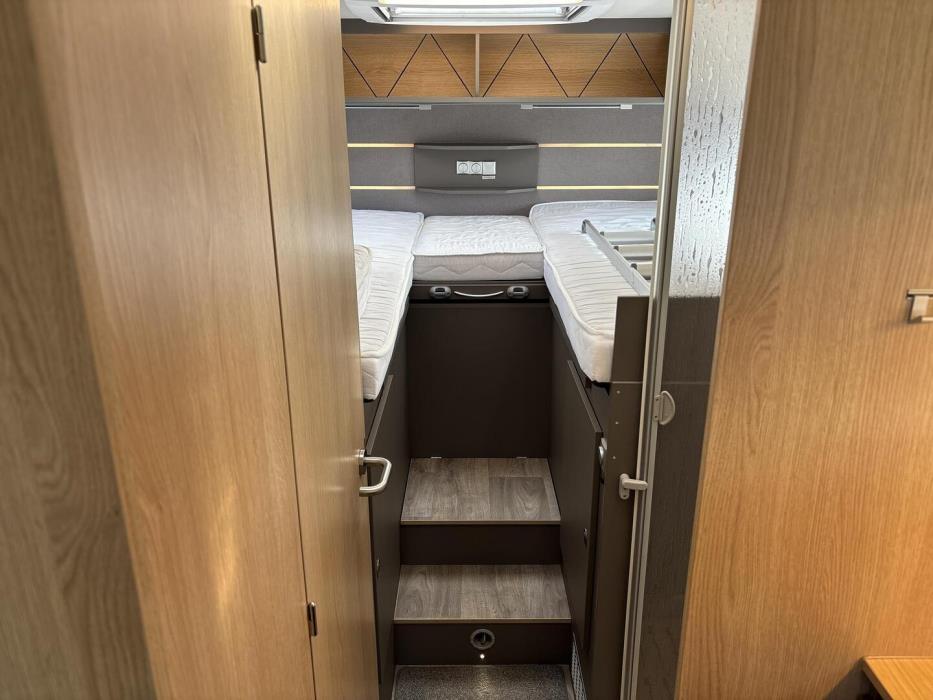 LMC Tourer Lift 730 G 2022