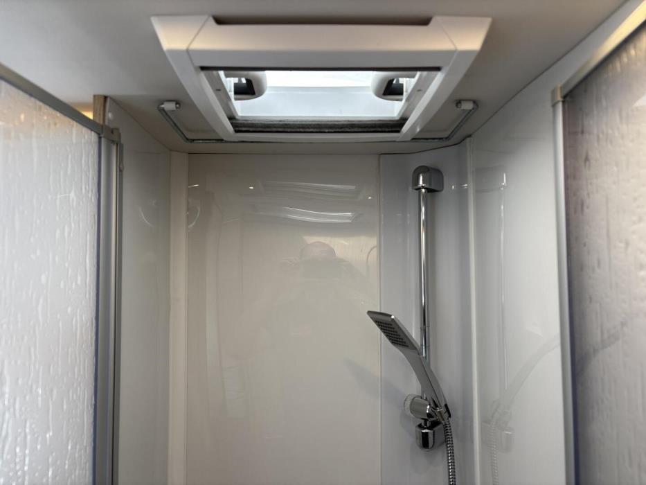 LMC Tourer Lift 730 G 2022