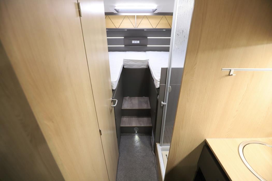 LMC Tourer Lift 730 G 2022