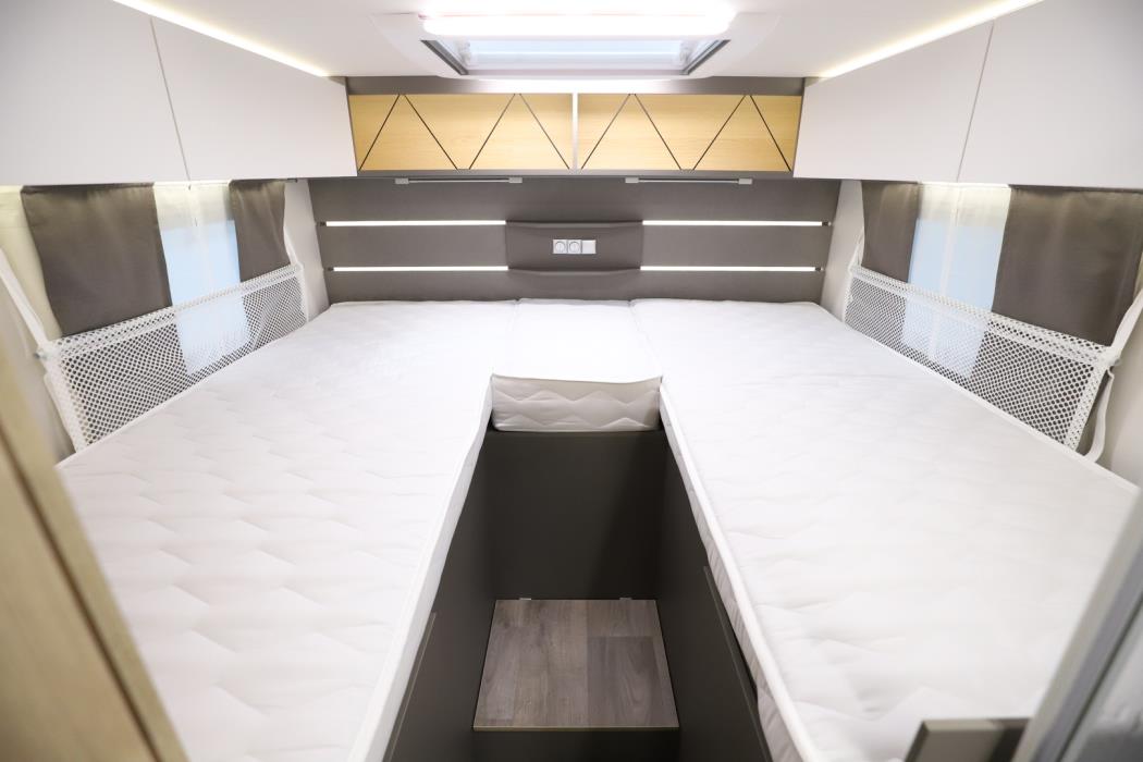 LMC Tourer Lift 730 G 2022