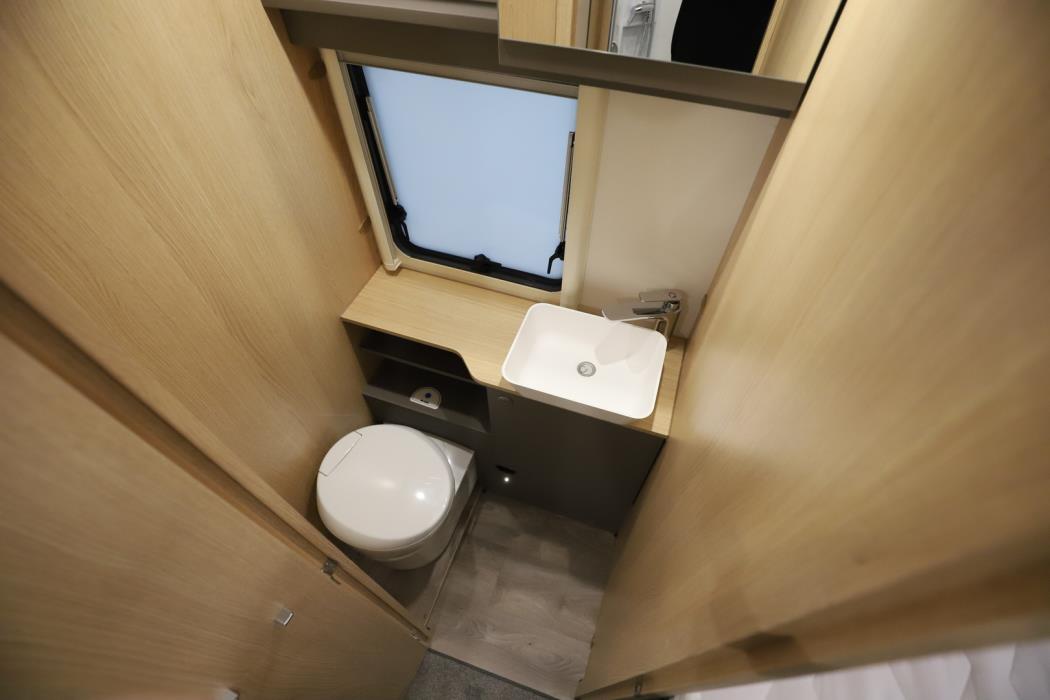 LMC Tourer Lift 730 G 2022