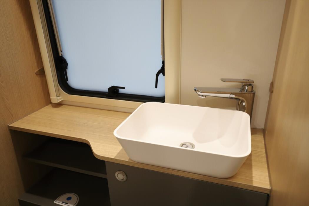 LMC Tourer Lift 730 G 2022