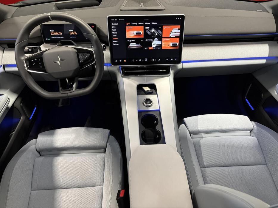 POLESTAR 4 2025