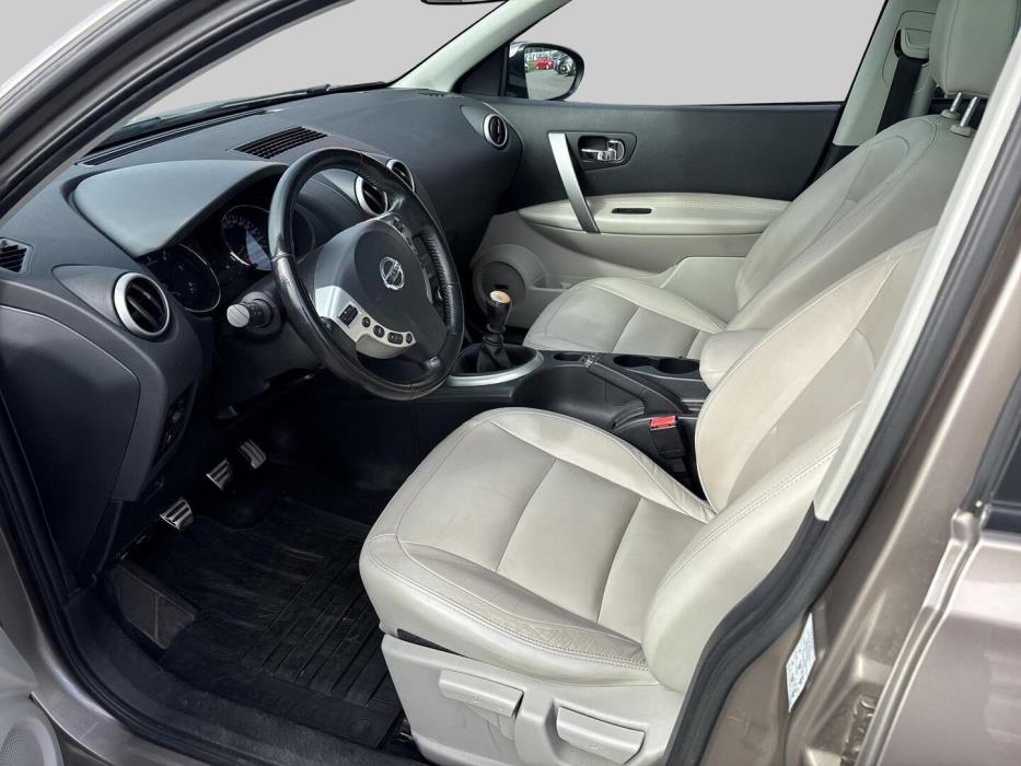 NISSAN Qashqai 2013