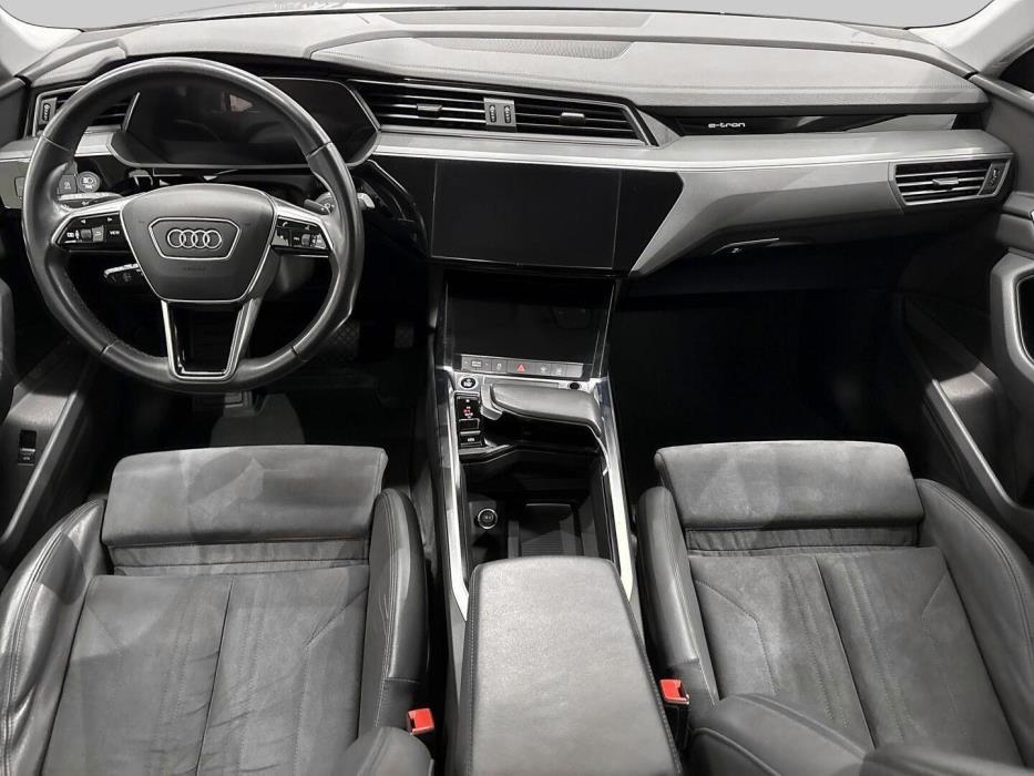 AUDI e-tron 2022