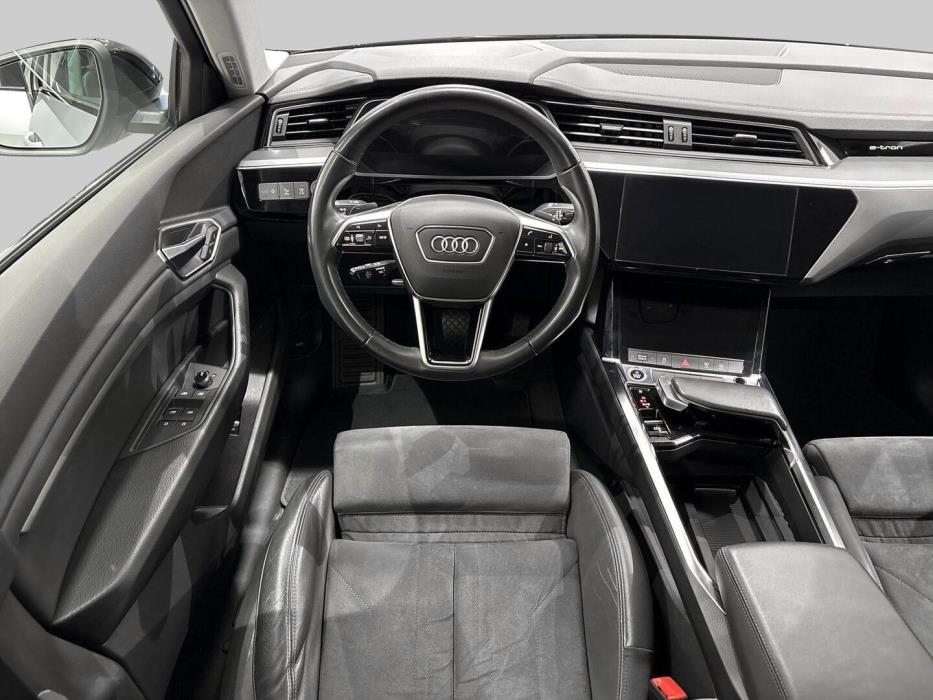AUDI e-tron 2022