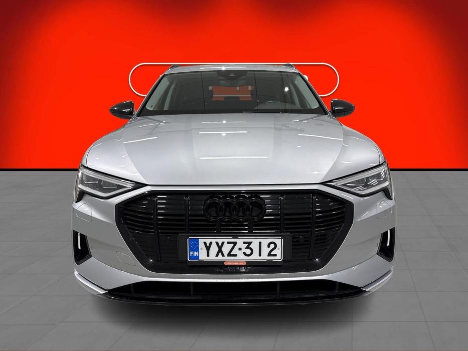 AUDI e-tron 2022