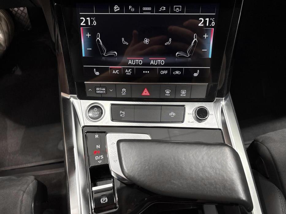 AUDI e-tron 2022