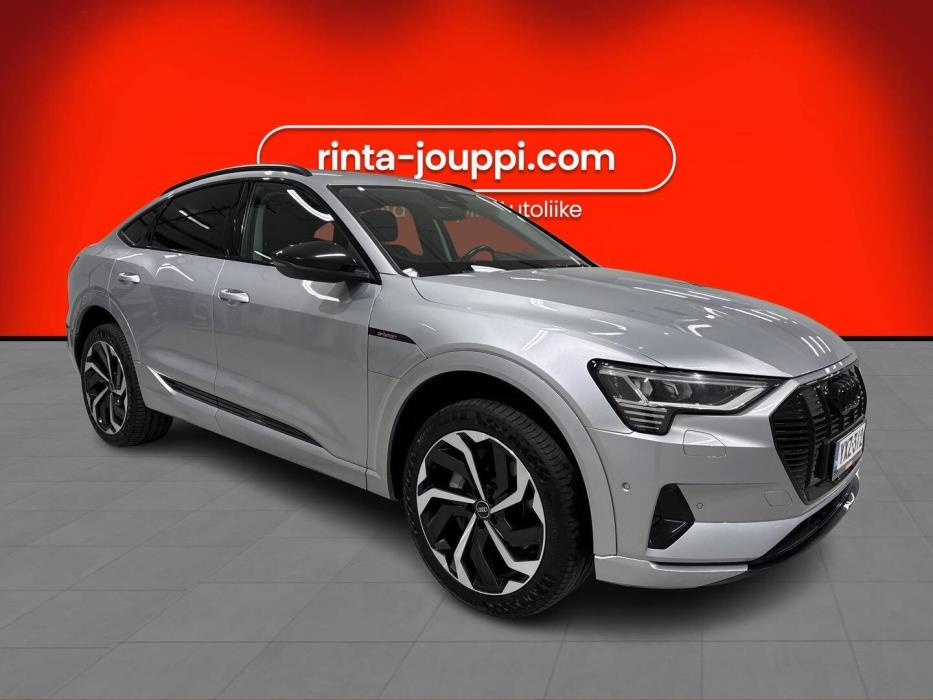 AUDI e-tron 2022