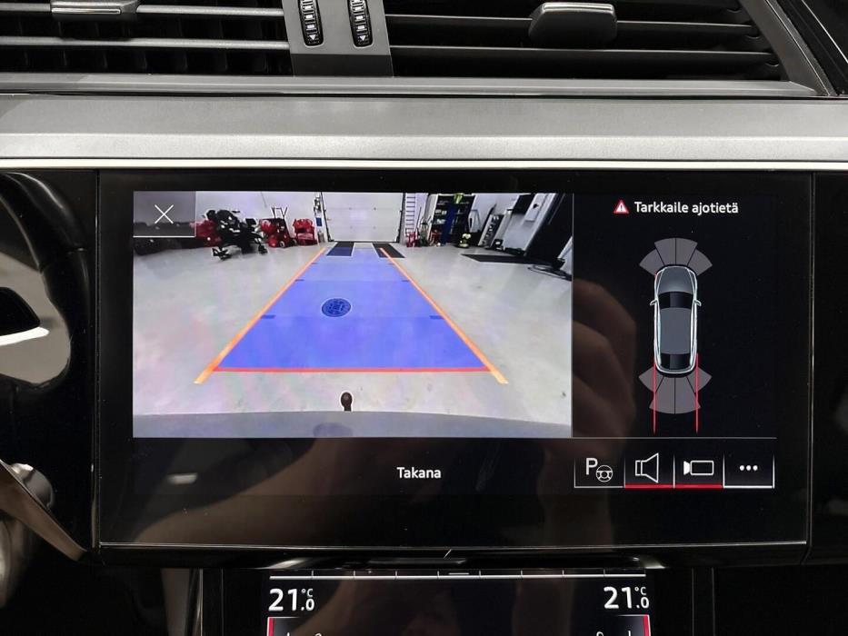 AUDI e-tron 2022