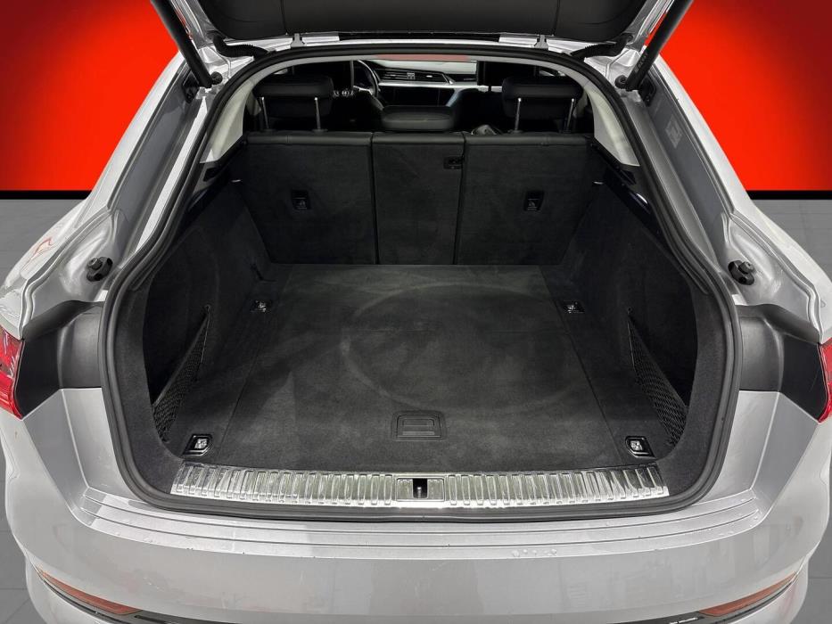 AUDI e-tron 2022