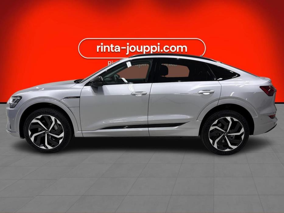 AUDI e-tron 2022