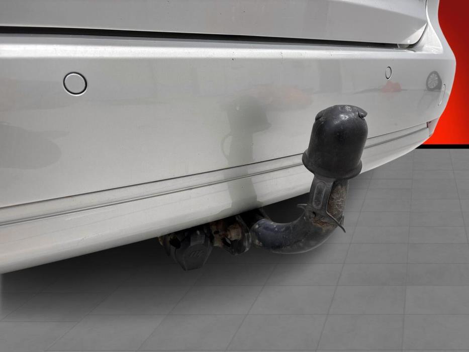 VOLKSWAGEN Touran 2011