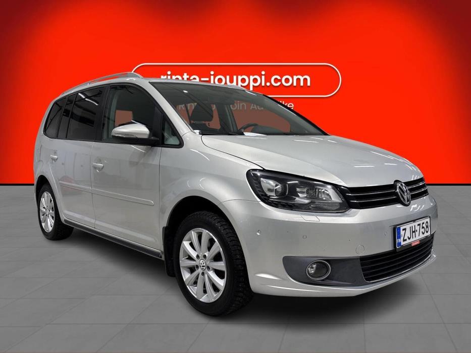 VOLKSWAGEN Touran 2011