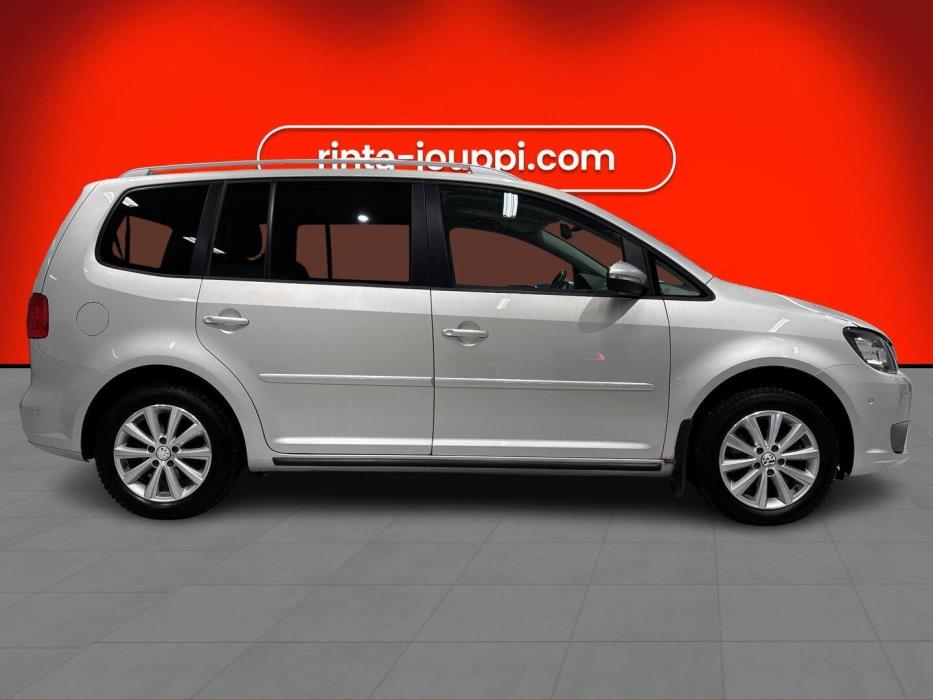 VOLKSWAGEN Touran 2011