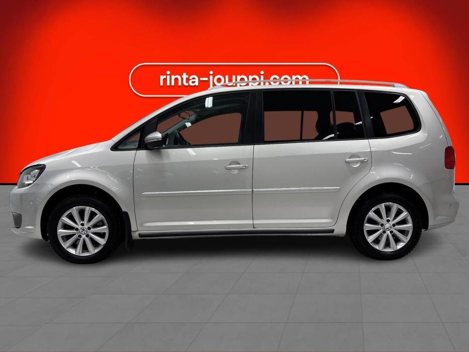 VOLKSWAGEN Touran 2011