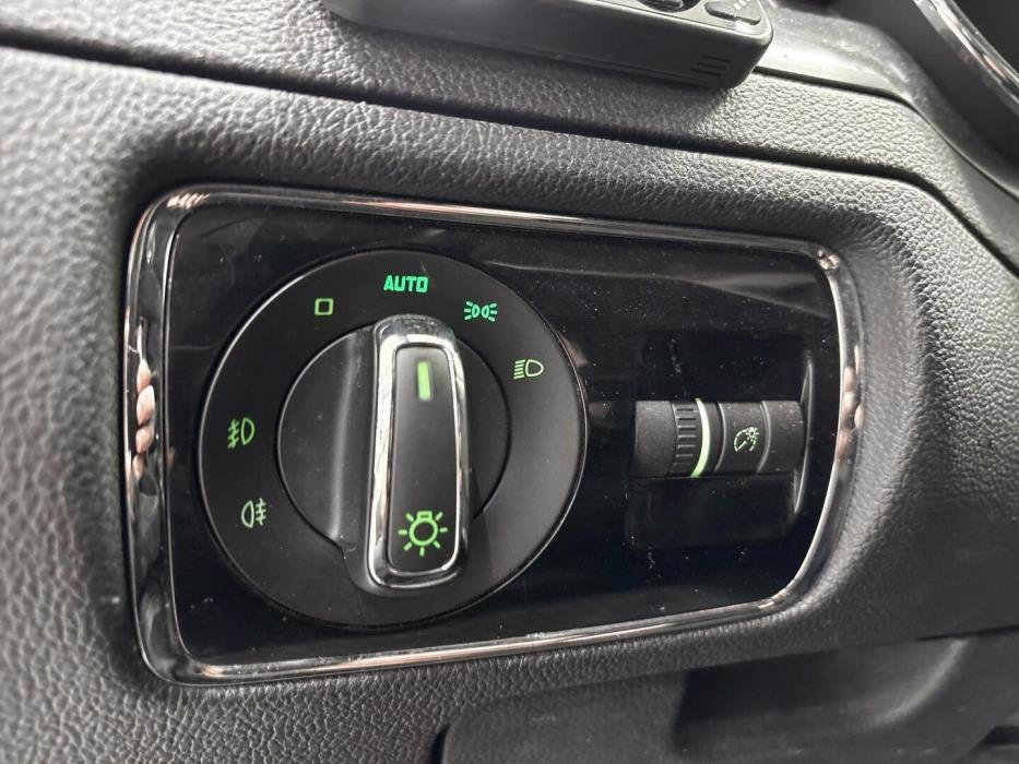 SKODA Superb 2012