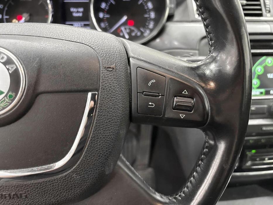 SKODA Superb 2012