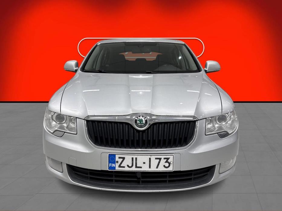 SKODA Superb 2012
