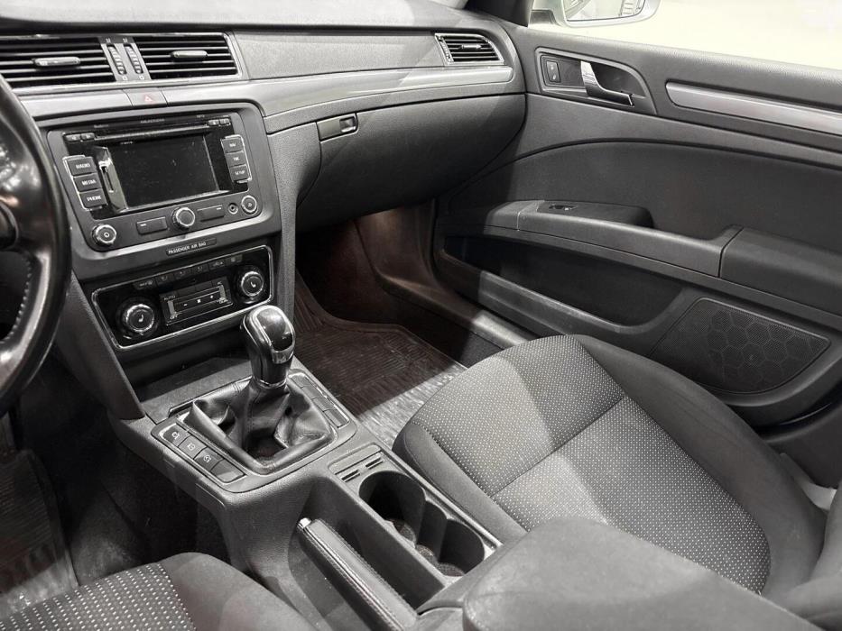 SKODA Superb 2012