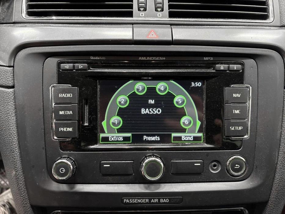 SKODA Superb 2012