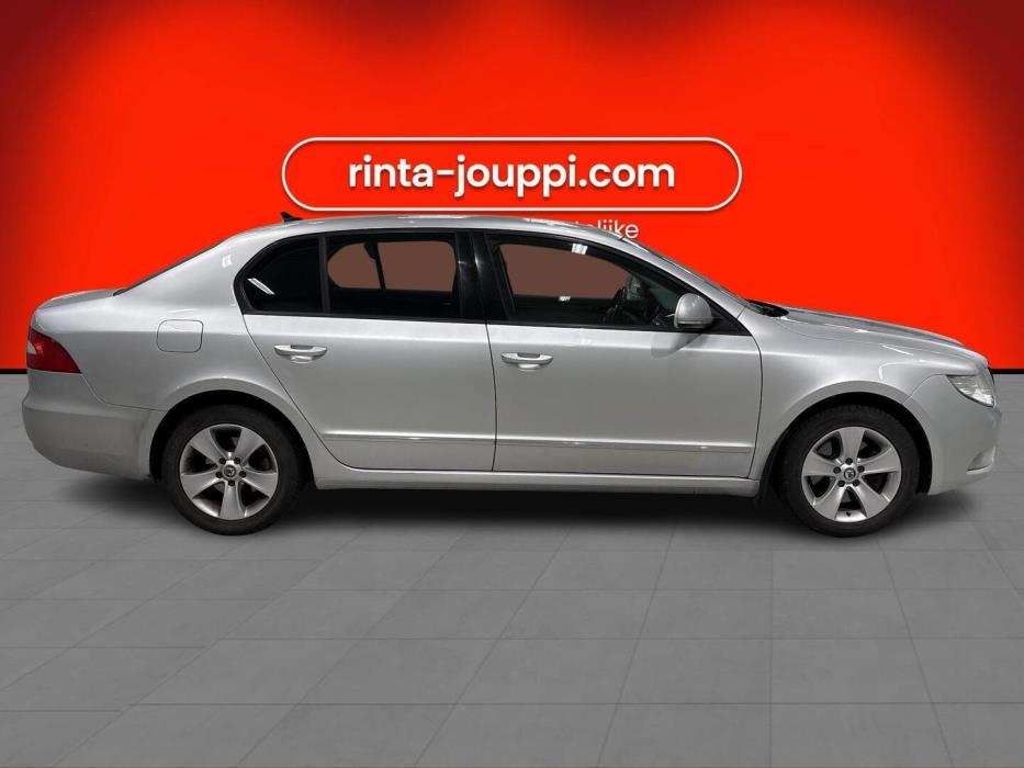 SKODA Superb 2012