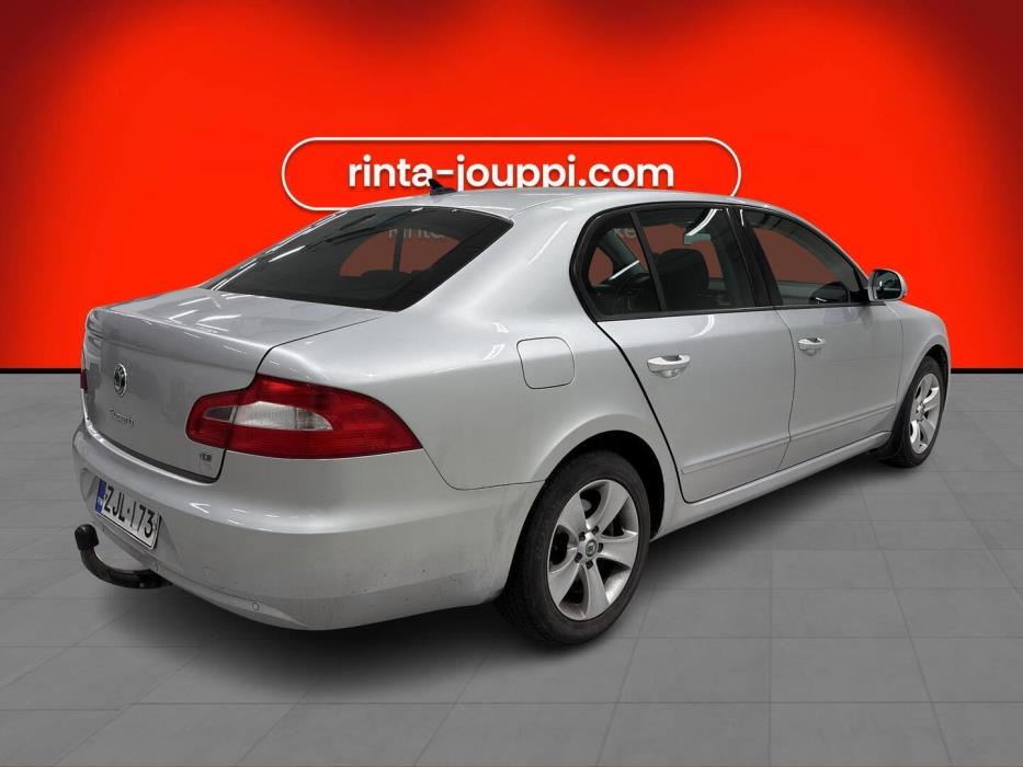 SKODA Superb 2012