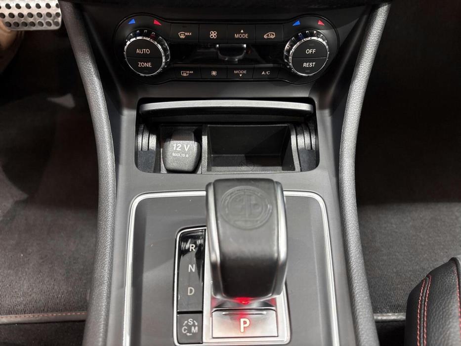 MERCEDES-BENZ A 2014