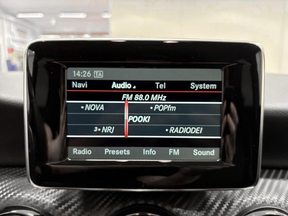MERCEDES-BENZ A 2014