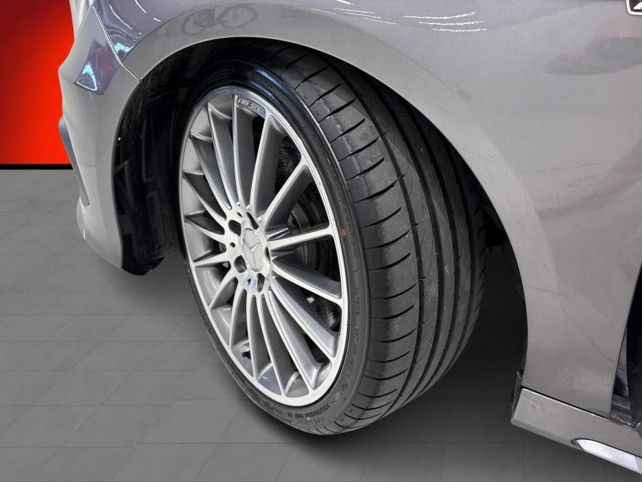 MERCEDES-BENZ A 2014