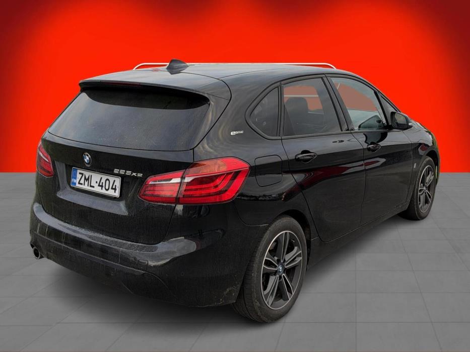 BMW 225 2019