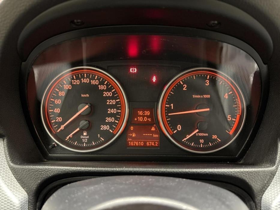 BMW 330 2009