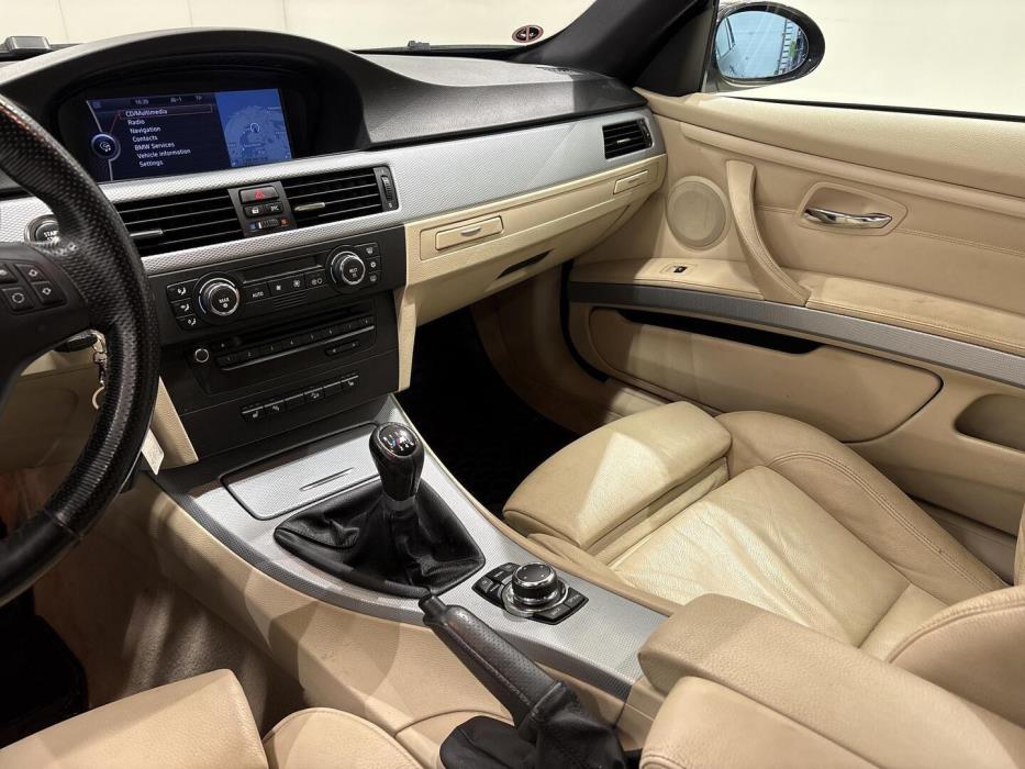 BMW 330 2009