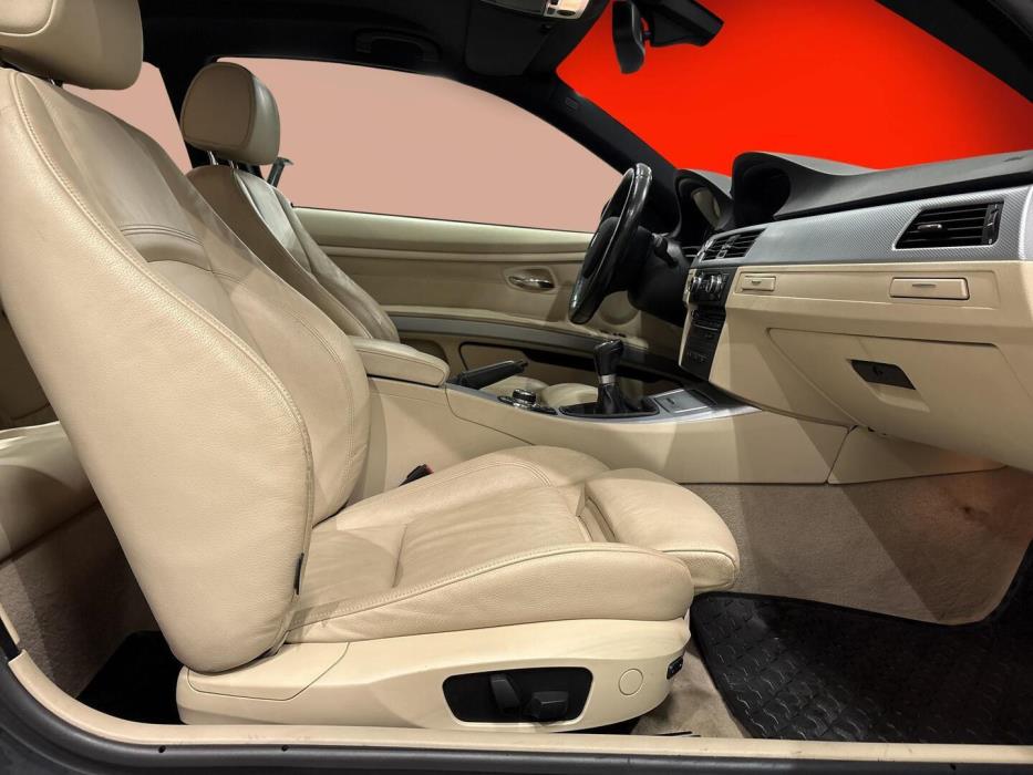 BMW 330 2009