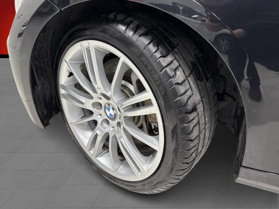 BMW 330 2009
