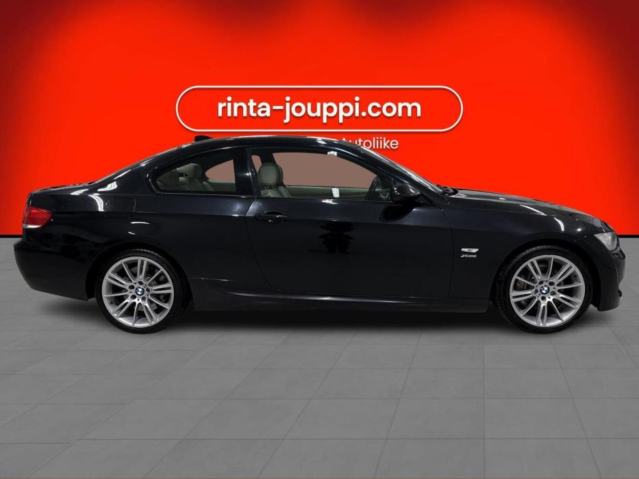 BMW 330 2009