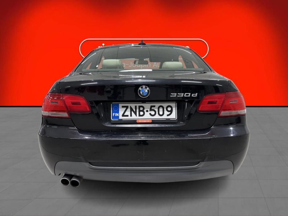 BMW 330 2009
