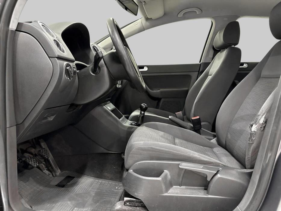 VOLKSWAGEN Golf 2006