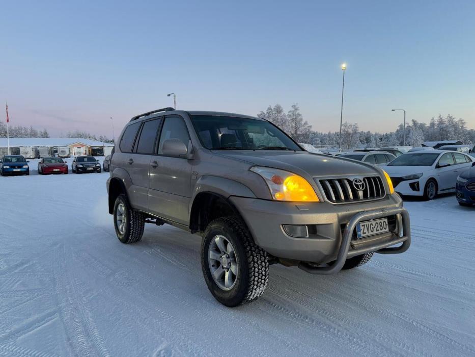 TOYOTA Land Cruiser 2004