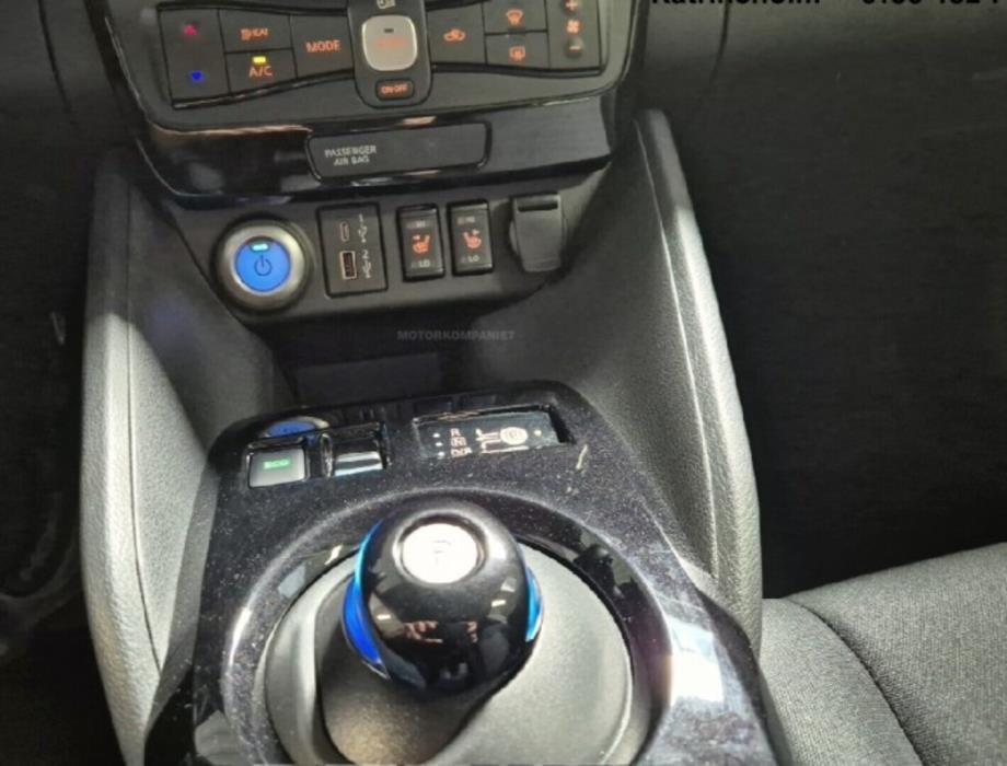 NISSAN LEAF 2023