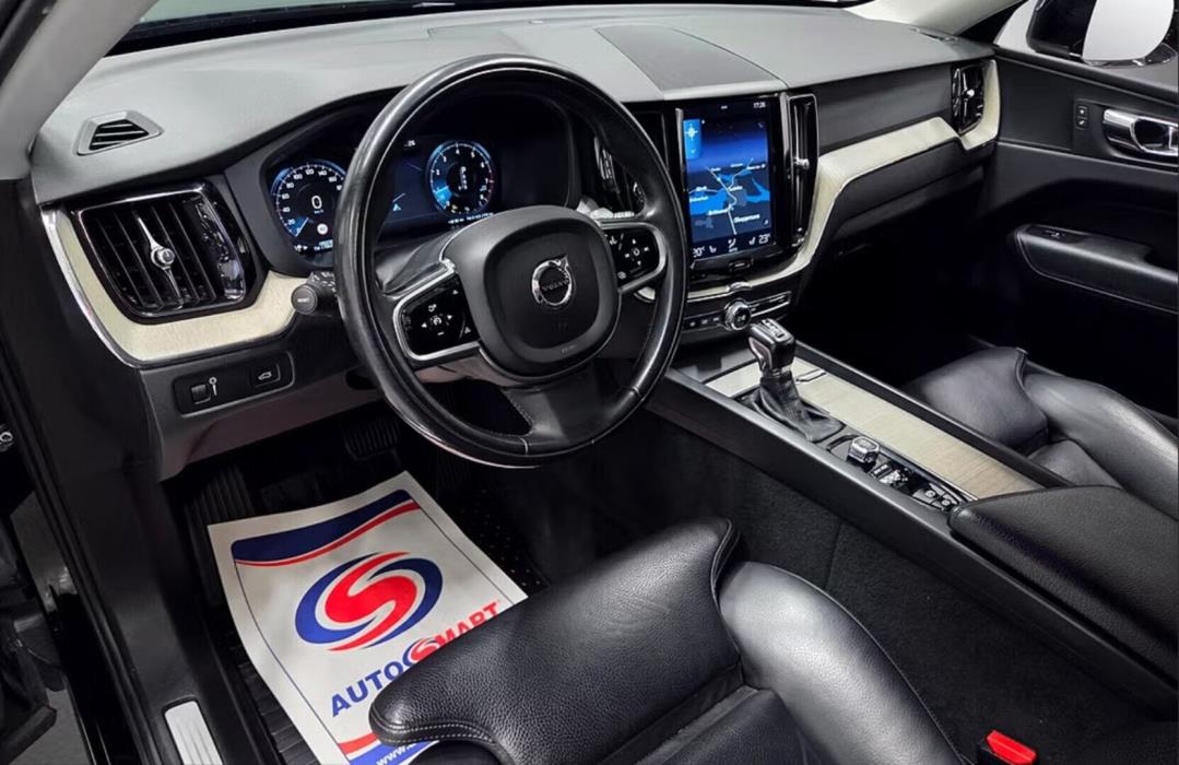 VOLVO XC60 2018